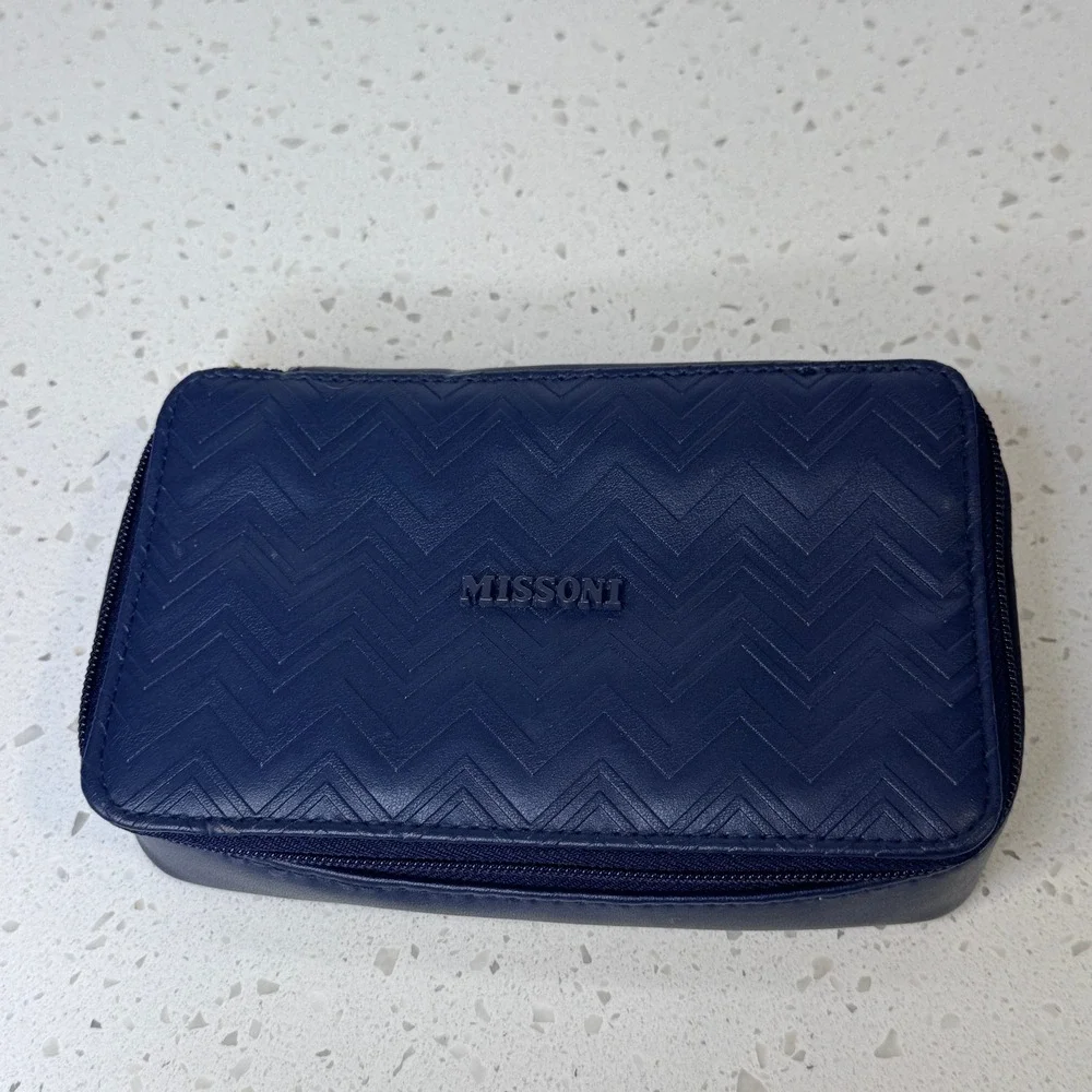 Missoni Delta Airlines Navy Blue Chevron Embossed Cosmetic Toiletry Bag Pouch